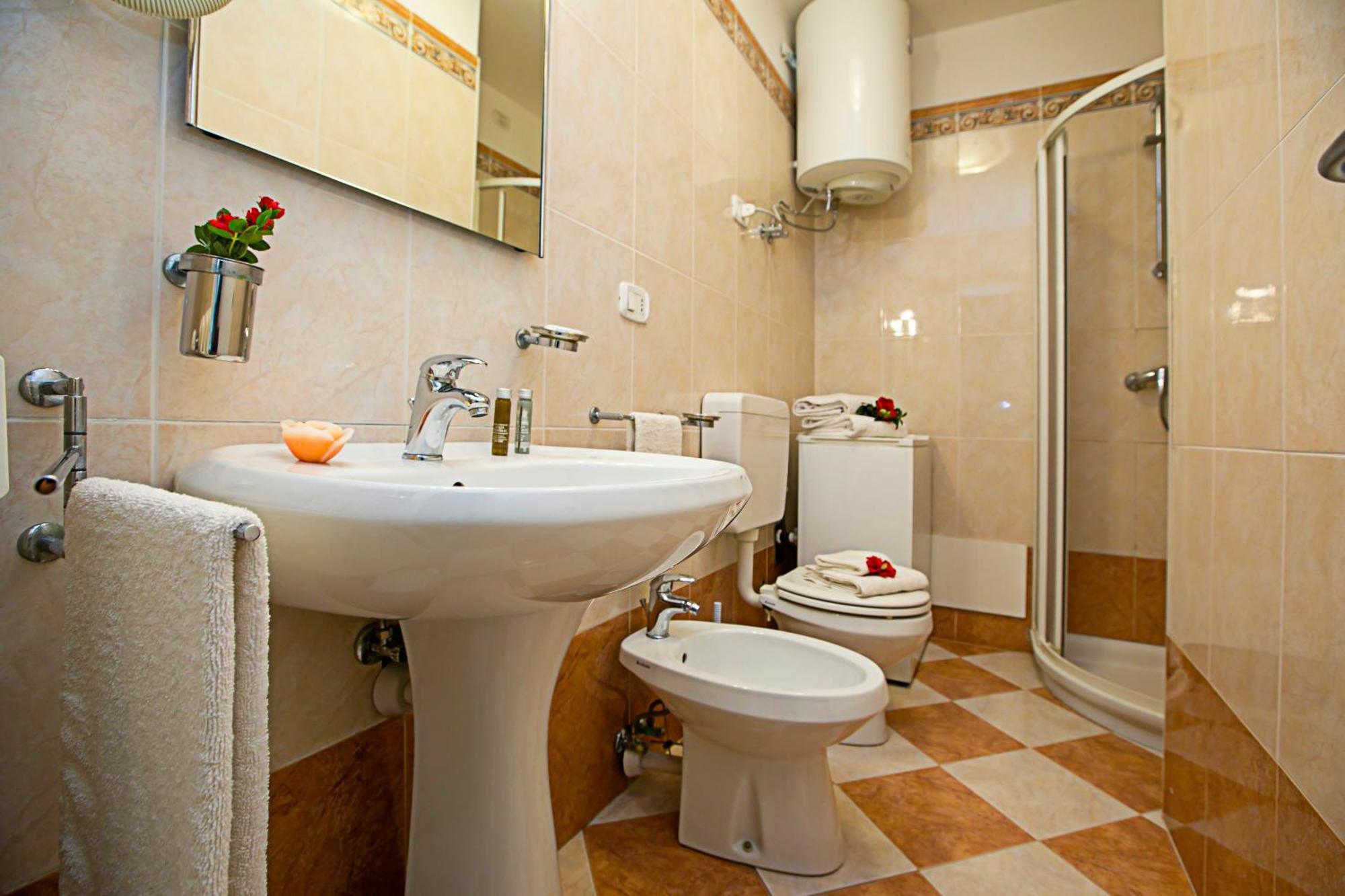 Riva Lago E Spiaggia Apartment 2 - Happy Rentals Екстер'єр фото