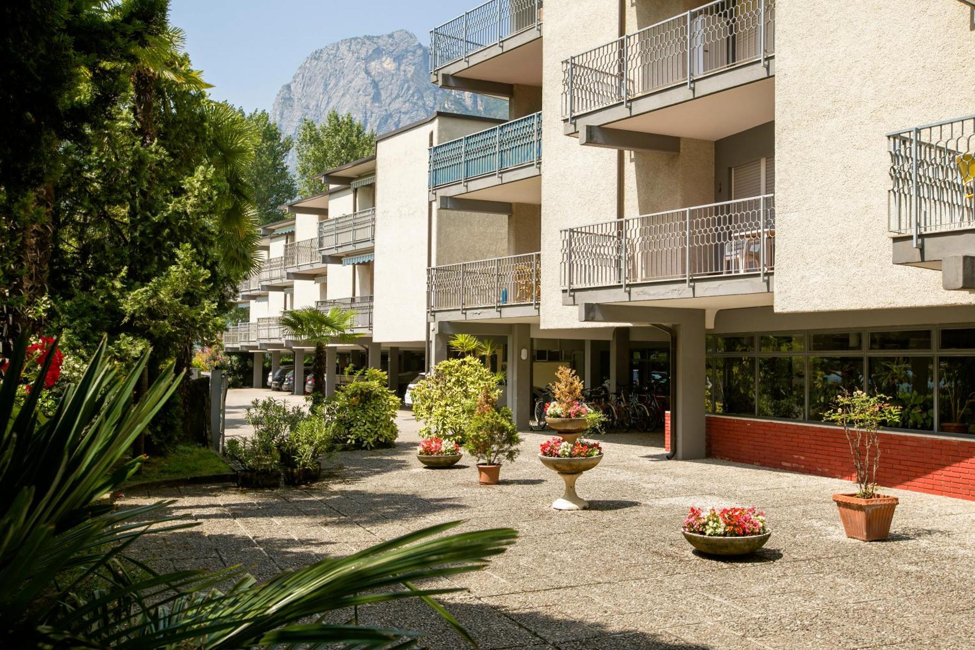 Riva Lago E Spiaggia Apartment 2 - Happy Rentals Екстер'єр фото